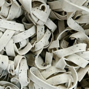 Cintas de Huevo, ajo y albahaca ECO /100 gr.